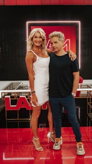 Yanina Latorre feet photo thumbnail