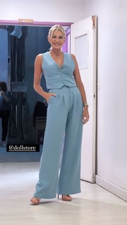 Yanina Latorre feet photo thumbnail