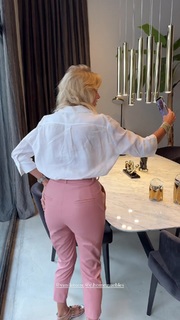 Yanina Latorre feet photo thumbnail