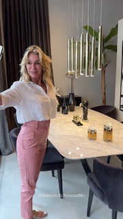 Yanina Latorre feet photo thumbnail