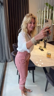 Yanina Latorre feet photo thumbnail