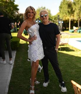 Yanina Latorre feet photo thumbnail