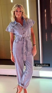 Yanina Latorre feet photo thumbnail