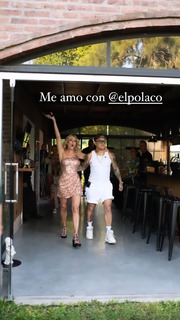 Yanina Latorre feet photo thumbnail