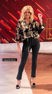 Yanina Latorre feet photo thumbnail