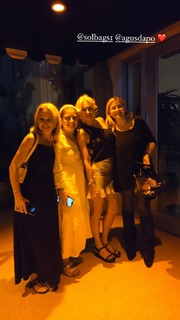 Yanina Latorre feet photo thumbnail