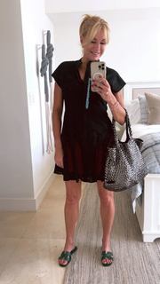 Yanina Latorre feet photo thumbnail