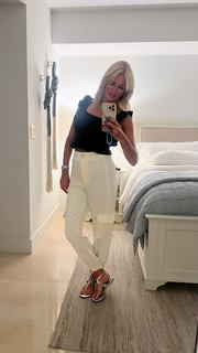 Yanina Latorre feet photo thumbnail