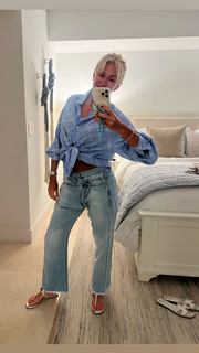 Yanina Latorre feet photo thumbnail