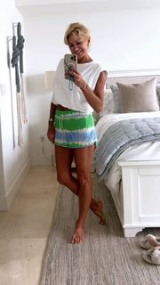 Yanina Latorre feet photo thumbnail