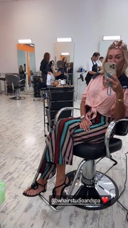 Yanina Latorre feet photo thumbnail