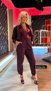 Yanina Latorre feet photo thumbnail