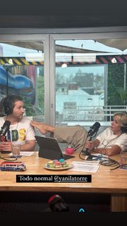 Yanina Latorre feet photo thumbnail