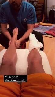 Yanina Latorre feet photo thumbnail