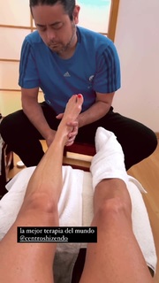 Yanina Latorre feet photo thumbnail