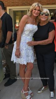 Yanina Latorre feet photo thumbnail