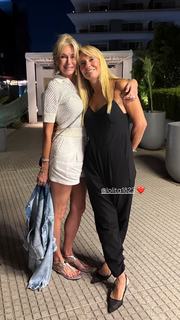 Yanina Latorre feet photo thumbnail