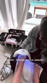 Yanina Latorre feet photo thumbnail