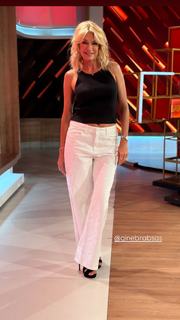 Yanina Latorre feet photo thumbnail