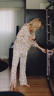 Yanina Latorre feet photo thumbnail