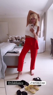 Yanina Latorre feet photo thumbnail