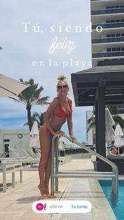 Yanina Latorre feet photo thumbnail