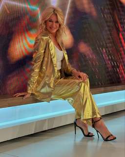 Yanina Latorre feet photo thumbnail