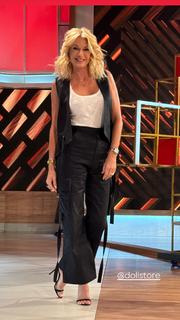 Yanina Latorre feet photo thumbnail