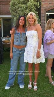 Yanina Latorre feet photo thumbnail