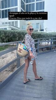 Yanina Latorre feet photo thumbnail