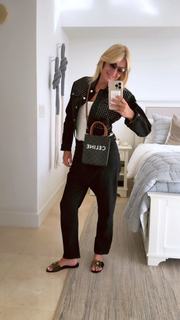 Yanina Latorre feet photo thumbnail