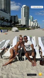 Yanina Latorre feet photo thumbnail