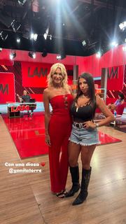 Yanina Latorre feet photo thumbnail