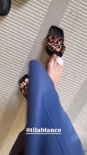 Yanina Latorre feet photo thumbnail