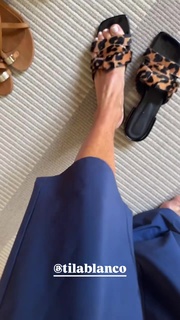 Yanina Latorre feet photo thumbnail