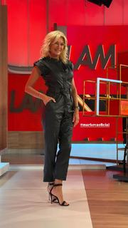 Yanina Latorre feet photo thumbnail