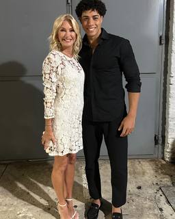 Yanina Latorre feet photo thumbnail