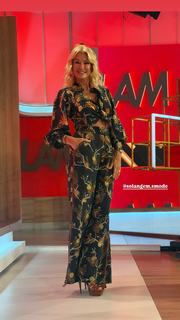 Yanina Latorre feet photo thumbnail