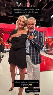 Yanina Latorre feet photo thumbnail