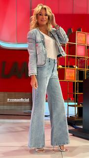 Yanina Latorre feet photo thumbnail