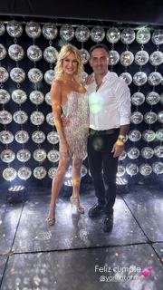 Yanina Latorre feet photo thumbnail