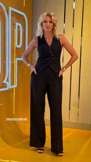 Yanina Latorre feet photo thumbnail