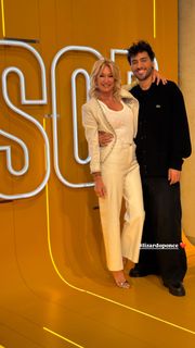 Yanina Latorre feet photo thumbnail