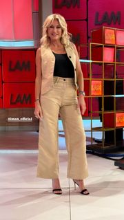 Yanina Latorre feet photo thumbnail