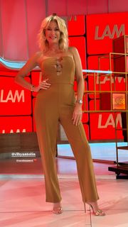 Yanina Latorre feet photo thumbnail