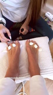 Yanina Latorre feet photo thumbnail