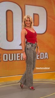 Yanina Latorre feet photo thumbnail