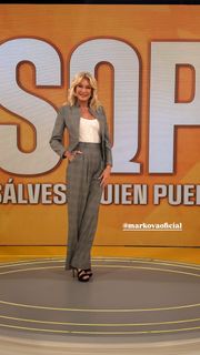 Yanina Latorre feet photo thumbnail