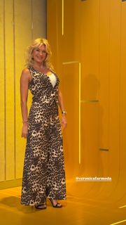 Yanina Latorre feet photo thumbnail