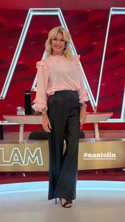 Yanina Latorre feet photo thumbnail